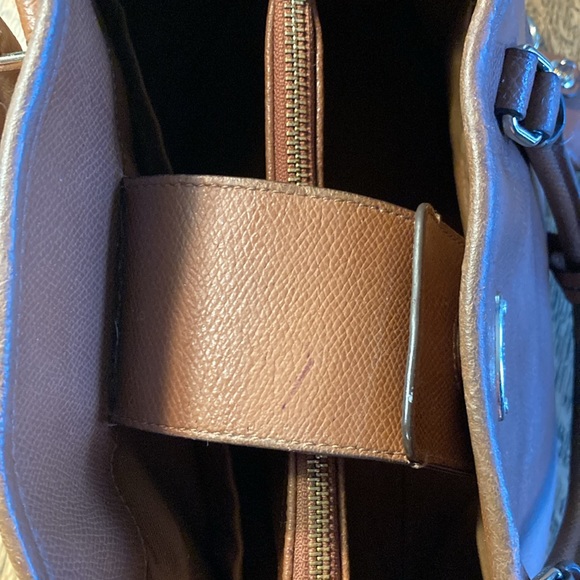 COACH Carmel color hand/shoulder bag, attached key holder, see pics $159 - Picture 13 of 13